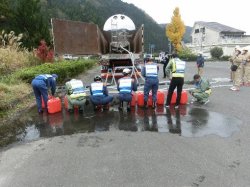 訓練の様子(給水車による給水訓練)