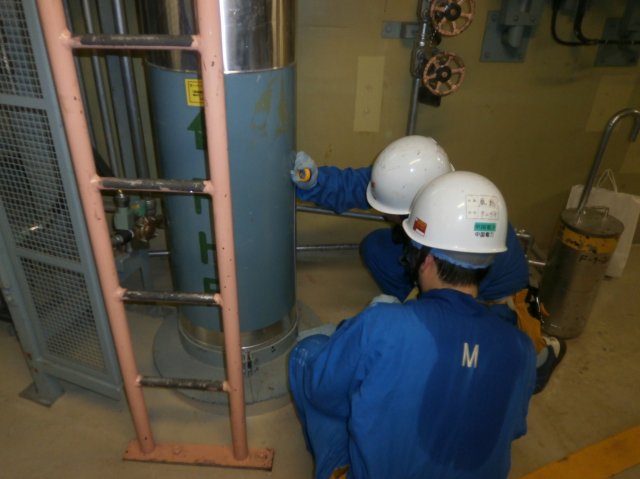 線量測定個所のマーキング作業