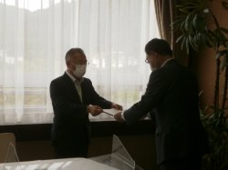 申入れ文書の提出