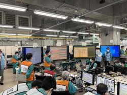 緊急時対策所での指揮命令の様子