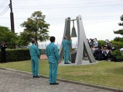 誓いの鐘 鐘鳴風景