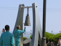 誓いの鐘 鐘鳴風景