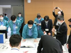 自治体職員による確認の様子